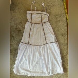 Chic White Dress with Taupe Stitching – Flowy & Feminine